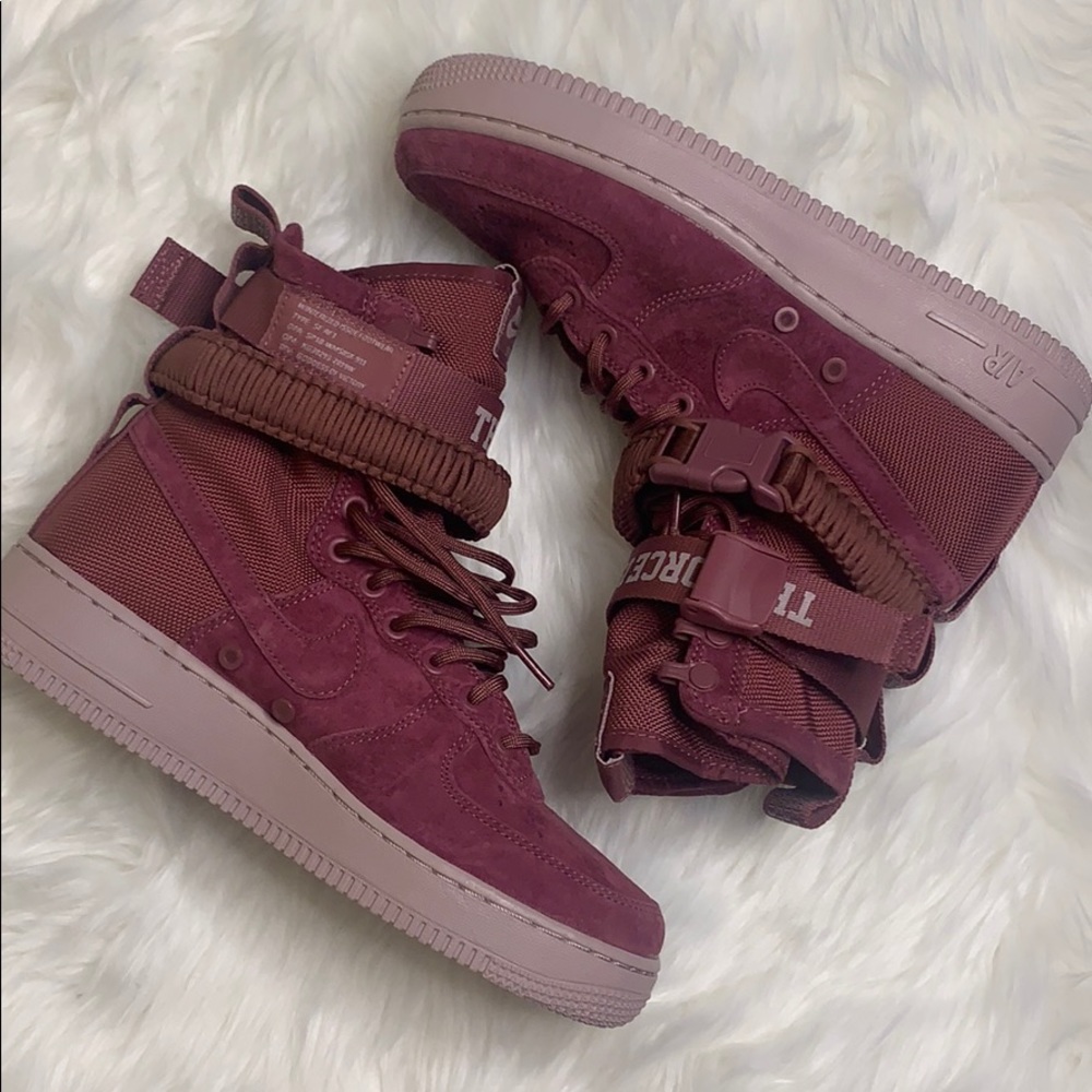 BRAND NEW NIKES